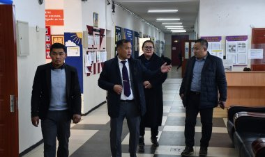 ДОРНОГОВЬ АЙМГИЙН ЗАСАГ ДАРГА О.БАТЖАРГАЛ ДАЛАНЖАРГАЛАН СУМАНД АЖИЛЛАЛАА.