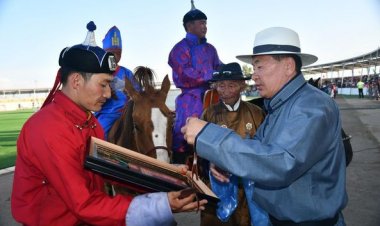 ЭРДЭНЭЦОГТЫН ОТГОНДАВААГИЙН ХОНГОР ХАЛЗАН СОЁОЛОН ТҮРҮҮ МАГНАЙД ХУРДАЛЛАА.