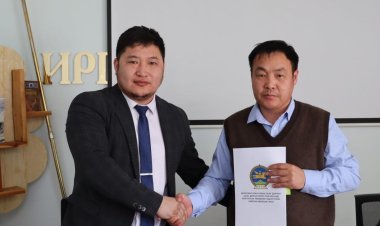 СУМЫН ЗАСАГ ДАРГА О.БАЯРСАЙХАН БАЙГУУЛЛАГЫН ДАРГА, ЭРХЛЭГЧ НАР БОЛОН БАГИЙН ЗАСАГ ДАРГА НАРТАЙ ХАМТРАН АЖИЛЛАХ ГЭРЭЭ БАЙГУУЛЛАА