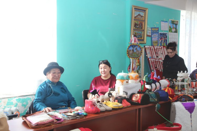 ҮЗЭСГЭЛЭН ХУДАЛДАА ЗОХИОН БАЙГУУЛАГДАЖ БАЙНА