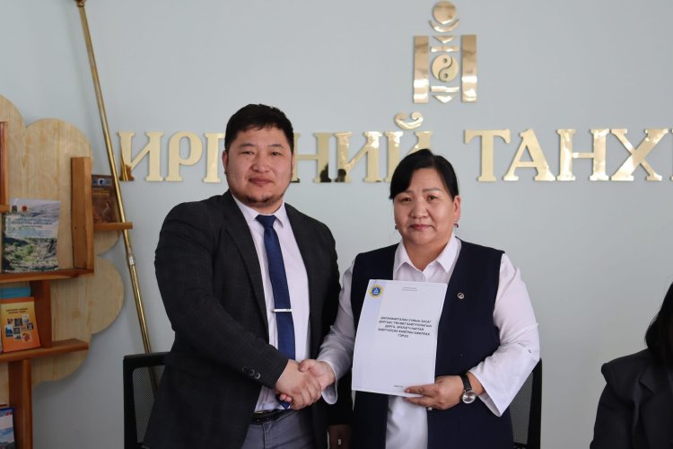 СУМЫН ЗАСАГ ДАРГА О.БАЯРСАЙХАН БАЙГУУЛЛАГЫН ДАРГА, ЭРХЛЭГЧ НАР БОЛОН БАГИЙН ЗАСАГ ДАРГА НАРТАЙ ХАМТРАН АЖИЛЛАХ ГЭРЭЭ БАЙГУУЛЛАА