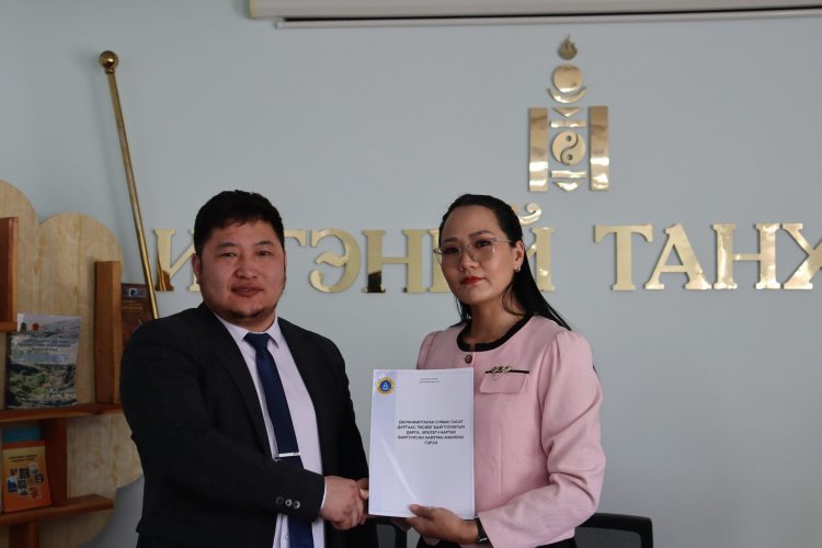 СУМЫН ЗАСАГ ДАРГА О.БАЯРСАЙХАН БАЙГУУЛЛАГЫН ДАРГА, ЭРХЛЭГЧ НАР БОЛОН БАГИЙН ЗАСАГ ДАРГА НАРТАЙ ХАМТРАН АЖИЛЛАХ ГЭРЭЭ БАЙГУУЛЛАА