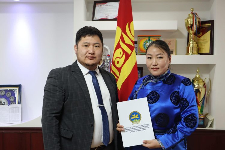 СУМЫН ЗАСАГ ДАРГА О.БАЯРСАЙХАН БАЙГУУЛЛАГЫН ДАРГА, ЭРХЛЭГЧ НАР БОЛОН БАГИЙН ЗАСАГ ДАРГА НАРТАЙ ХАМТРАН АЖИЛЛАХ ГЭРЭЭ БАЙГУУЛЛАА