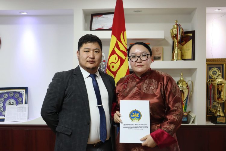 СУМЫН ЗАСАГ ДАРГА О.БАЯРСАЙХАН БАЙГУУЛЛАГЫН ДАРГА, ЭРХЛЭГЧ НАР БОЛОН БАГИЙН ЗАСАГ ДАРГА НАРТАЙ ХАМТРАН АЖИЛЛАХ ГЭРЭЭ БАЙГУУЛЛАА