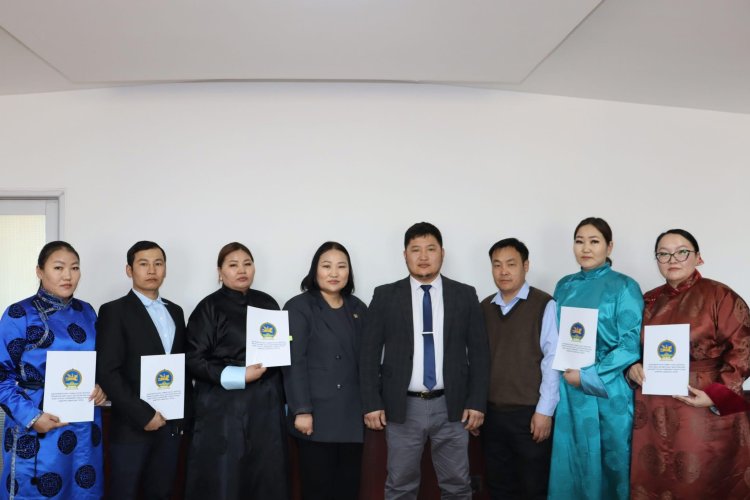 СУМЫН ЗАСАГ ДАРГА О.БАЯРСАЙХАН БАЙГУУЛЛАГЫН ДАРГА, ЭРХЛЭГЧ НАР БОЛОН БАГИЙН ЗАСАГ ДАРГА НАРТАЙ ХАМТРАН АЖИЛЛАХ ГЭРЭЭ БАЙГУУЛЛАА