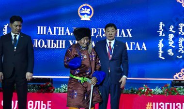 ТӨРИЙН ДЭЭД ОДОН МЕДАЛЬ ХҮРТСЭН ИРГЭДДЭЭ БАЯР ХҮРГЭЕ