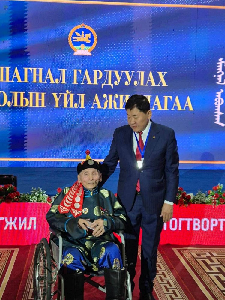 ТӨРИЙН ДЭЭД ОДОН МЕДАЛЬ ХҮРТСЭН ИРГЭДДЭЭ БАЯР ХҮРГЭЕ