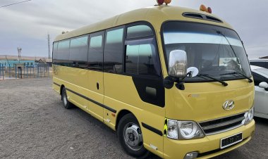 ЕРӨНХИЙ БОЛОВСРОЛЫН СУРГУУЛЬД СУРАГЧДЫН АВТОБУС ХҮЛЭЭЛГЭН ӨГЛӨӨ.