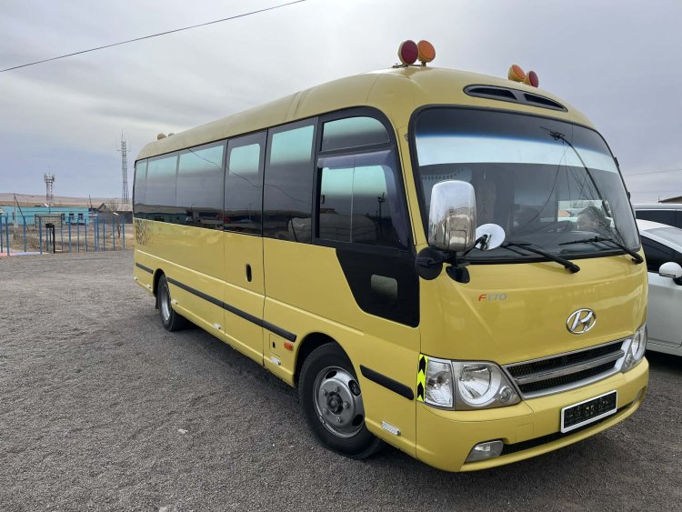 ЕРӨНХИЙ БОЛОВСРОЛЫН СУРГУУЛЬД СУРАГЧДЫН АВТОБУС ХҮЛЭЭЛГЭН ӨГЛӨӨ.